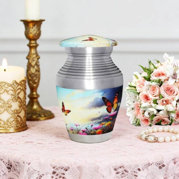 M MEILINXU Small Urns for Human Ashes Keepsake, Urn for Ashes for Women & Man, Mini Decorative, Urn with Butterflies, Little Cremation Container, Butterfly - Small Keepsake
